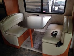 进口奔驰斯宾特24J房车 月末促销季开启