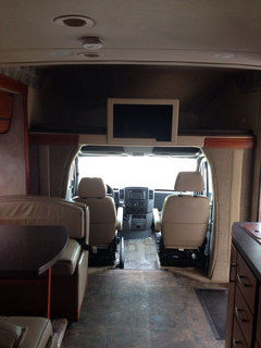 进口奔驰斯宾特24J房车 月末促销季开启