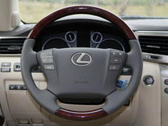 雷克萨斯LX570 现车优惠折扣巨献爆底价