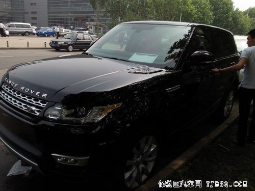 路虎揽胜运动版3.0 促销升级沸腾世界杯