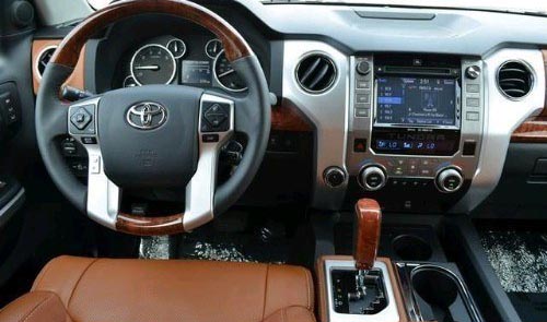 进口皮卡丰田坦途抵港 最低价万人狂抢