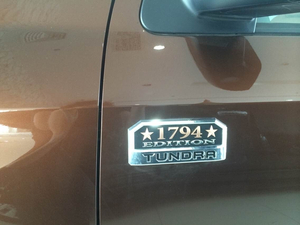 进口皮卡丰田坦途抵港 最低价万人狂抢