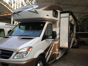 奔驰斯宾特24J大型房车 最低价优惠爆棚