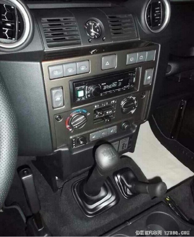 路虎卫士110手动挡 降价优惠福音六月袭