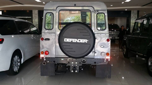 路虎卫士110手动挡 降价优惠福音六月袭