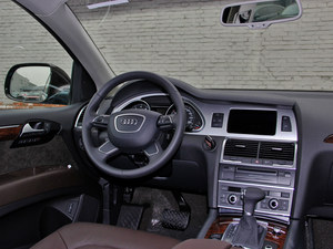 最新款奥迪Q7零首付 震撼报价横扫车市