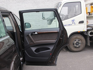 最新款奥迪Q7零首付 震撼报价横扫车市