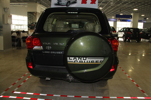 2014款丰田酷路泽5700 中东版大幅让利