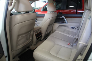 2014款丰田酷路泽5700 中东版大幅让利