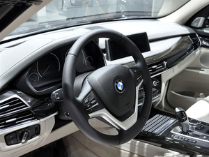 14款宝马X5中规版已到店 夏季促销风暴加剧