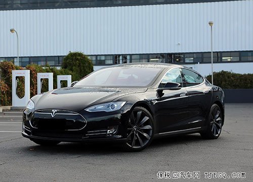 特斯拉ModelS现车95万 店内成本价大卖