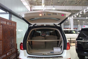 奔驰GL550现车优惠中 限时抢购模式开启