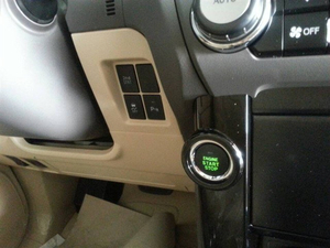 丰田普拉多4000折扣中 唯你独尊独领风潮