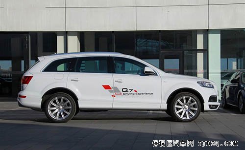 奥迪Q7现车充足低折扣 激情畅想最优价