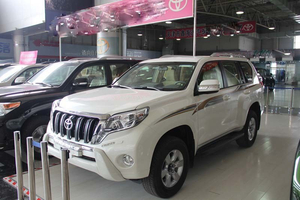 丰田普拉多2700裸价销售 七月降价等你来