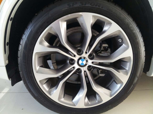 2014款宝马X5M版现车 价格骤降天津热卖