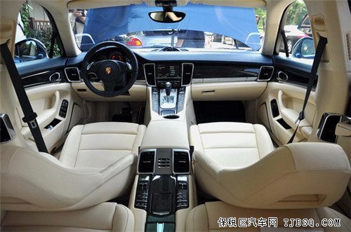 保时捷Panamera现车到店 月初优惠大促