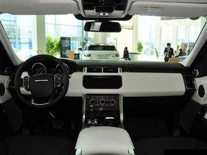 2014款路虎揽胜运动版 19轮/全景天窗现车105万起