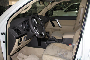 丰田霸道2700中东版底价袭港 2014款月中再惠