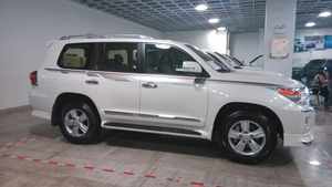 2014款丰田酷路泽4000 双备胎绞盘促销