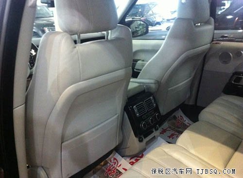 新款路虎揽胜行政版 七月购车优惠最多