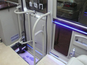 丰田考斯特12/13座改装 一级代理促销中