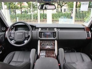 路虎揽胜行政奢华尊享 极致豪礼享惊喜