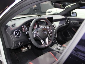 奔驰CLA45AMG周末燃情促 震撼直降到底