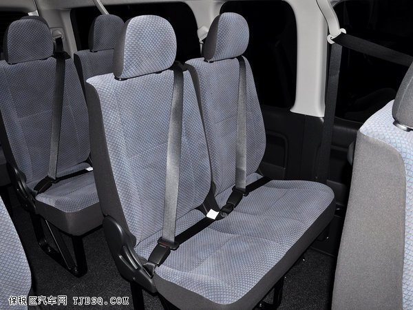 2014款进口丰田海狮面包车 舒适安全高档次