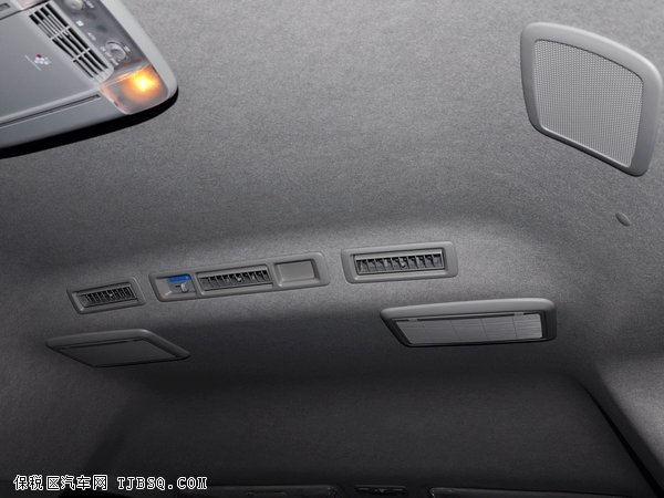 2014款进口丰田海狮面包车 舒适安全高档次