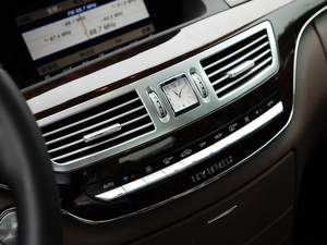 奔驰S400尊贵型124.8万售 现车优惠14万
