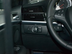 宝马X5M新车到店享折扣 现车优惠报价