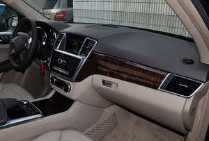 奔驰ML400黑车棕内报价 现车优惠5万元