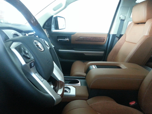 丰田坦途1794皮卡已到店 20轮蓝牙电话