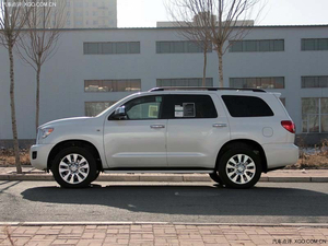 2014款丰田红杉白金版 天津现车到店优惠