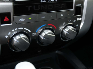 进口丰田坦途皮卡 底价争锋横扫天津港