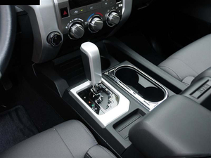 进口丰田坦途皮卡 底价争锋横扫天津港