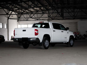 丰田坦途皮卡现车抵港 月底狂销热卖中