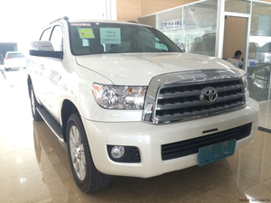 丰田红杉震撼降价 天津现车零利润畅销港口