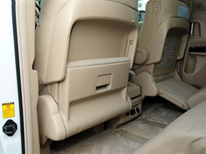 丰田埃尔法中东版报价 商务现车优惠5万