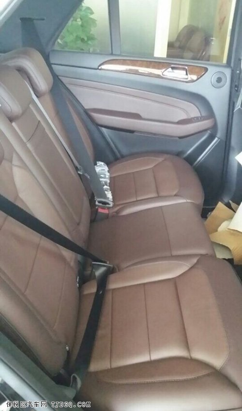 奔驰ML400现车尽兴登场 黑色棕内大促销