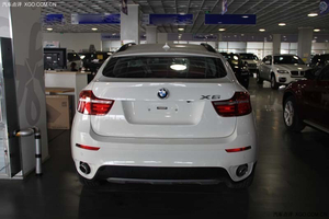 宝马X6美规版现车一再降价 天津港现车大卖