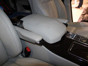 路虎揽胜行政版现车促销 底价火热疯抢