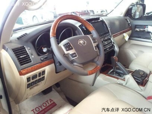 丰田酷路泽5700美规版现车 乐享巅峰新折扣