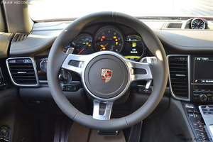 中规版保时捷帕纳梅拉 现车四驱优惠再升级