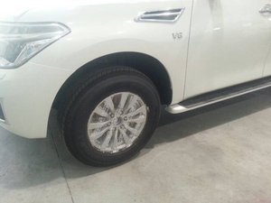 尼桑途乐现车实拍 日产途乐天津保税区行情