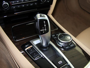 2013款宝马740Li 操作快捷给力特价出售