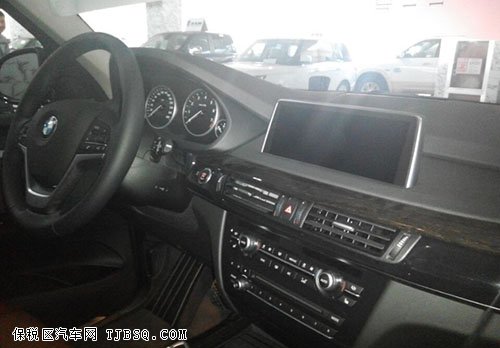 宝马X5加版低价创造者 现车月末折扣等您来