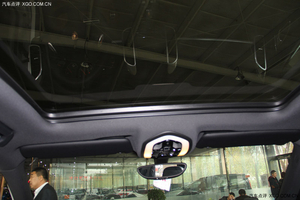 保时捷卡宴港口现车热销 疯狂降价享受好礼