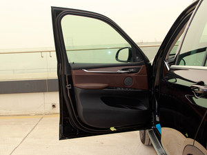 宝马X5天津现购车尊享巨额礼 全国最低价位